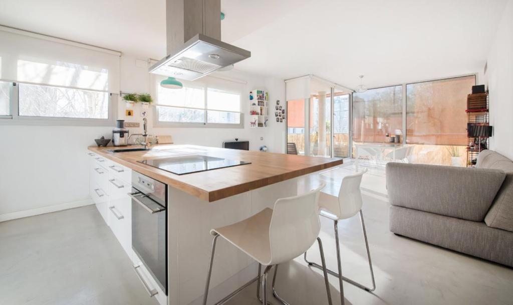 Magnificent Apartment Close To The Beach Sant Adria de Besos Exterior photo